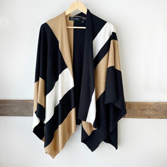 Parrish LA Sweater‎ Poncho Cardigan Wrap Tan Winter White Black Fringe OS - Picture 2 of 9